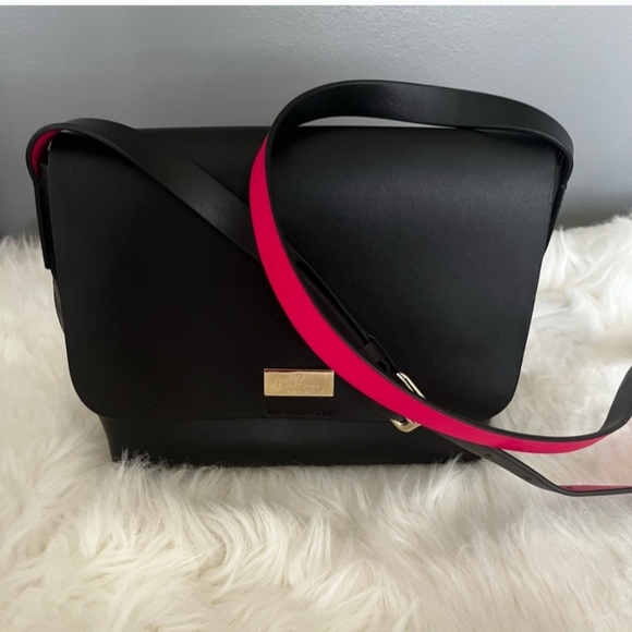 Kate Spade Madie Crossbody w/Hot Pink Interior - Picture 9 of 11